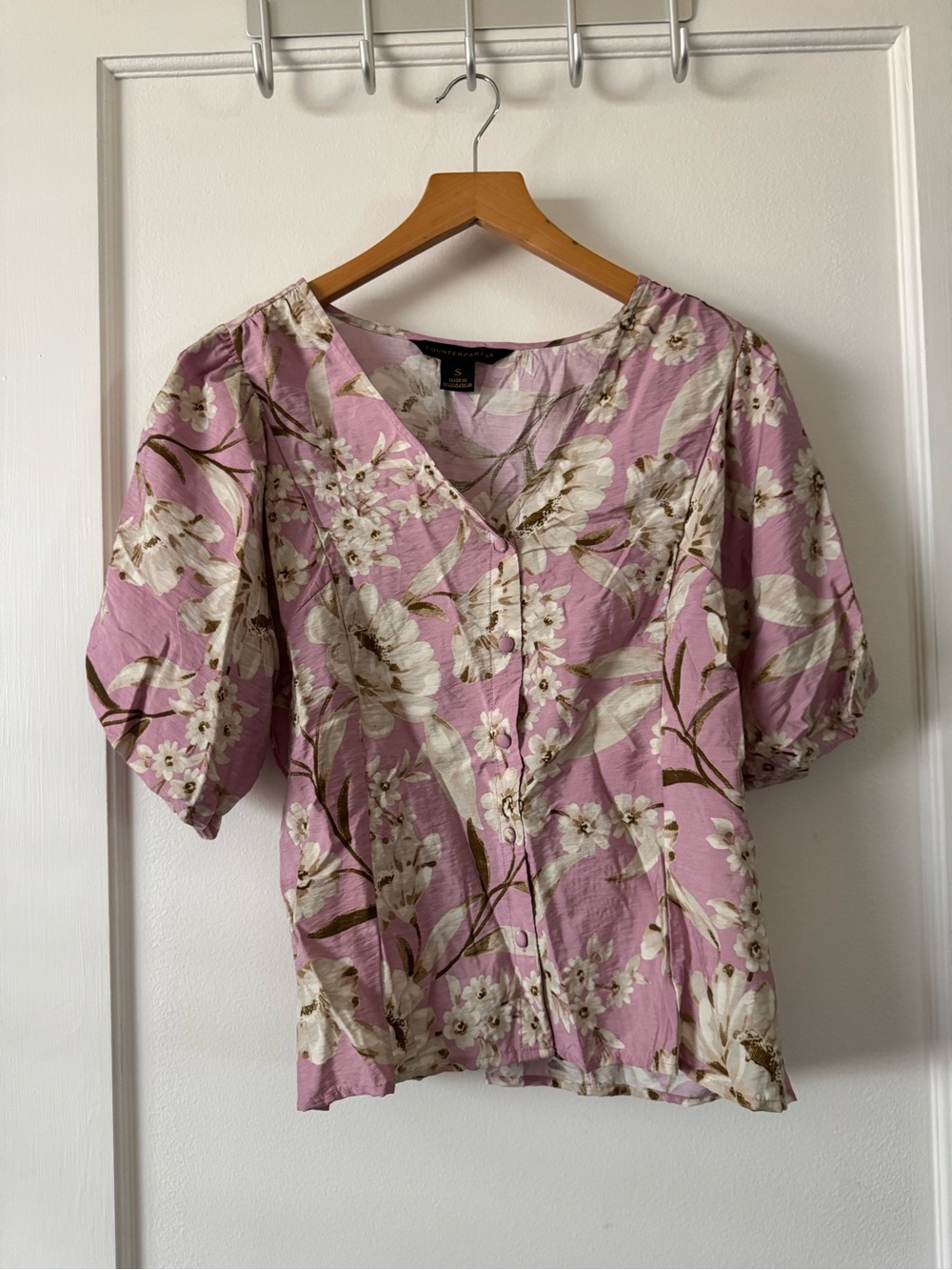 Counterparts Floral Button-Front Puff Sleeve Top